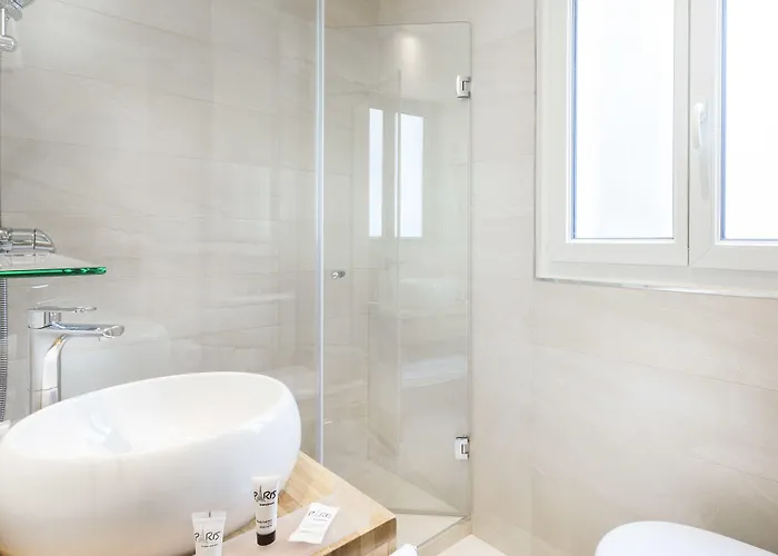 Отель International