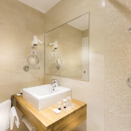 Hotel International 3*