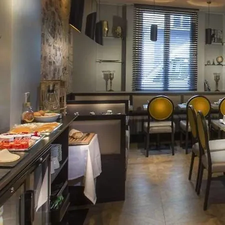 Hotel International 3*