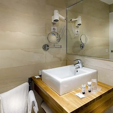 Hotel International París