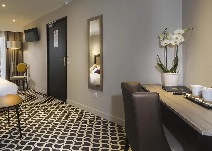 International 3* Paris