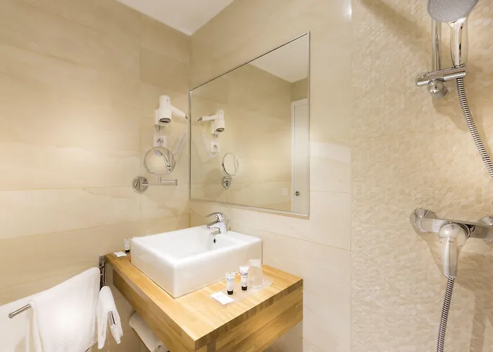 Hotel International 3*